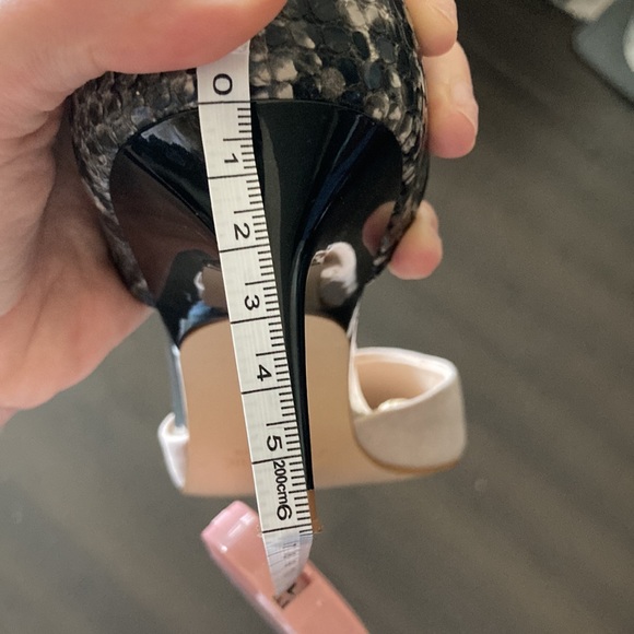 Zara Pointed Toe Kitten Heels - Picture 9 of 9